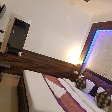 Hotel Perfect Palace New Delhi Extérieur photo