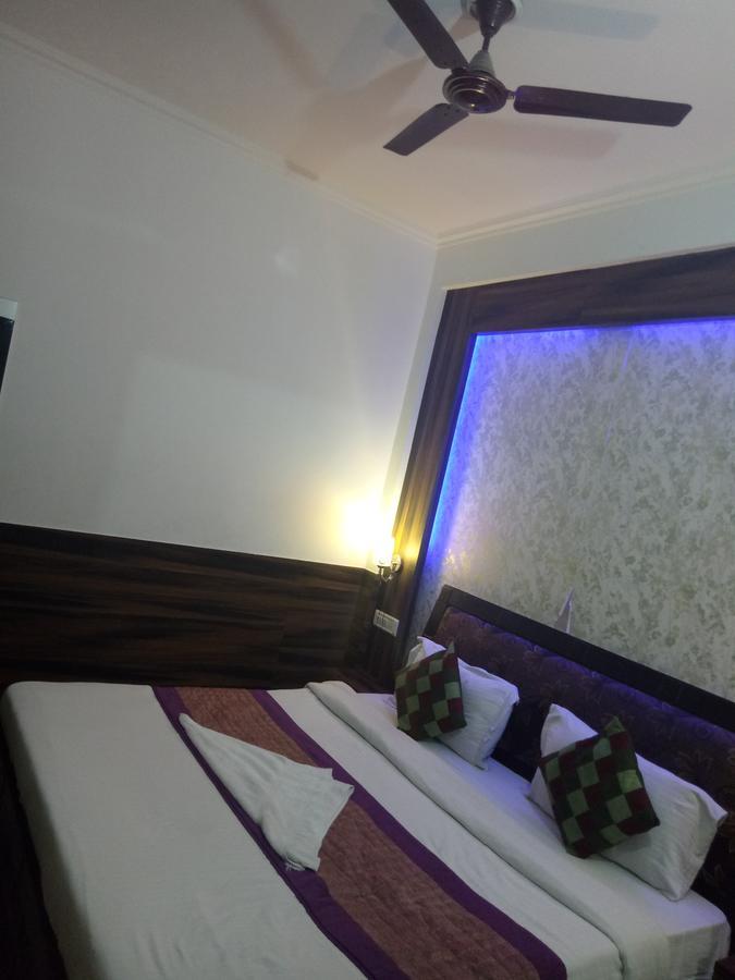 Hotel Perfect Palace New Delhi Extérieur photo